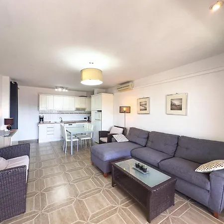 Apartment Beachfront Primera Linea 1-10 *